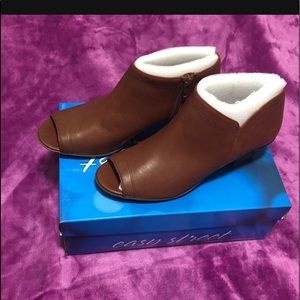 Easy street Open toe booties